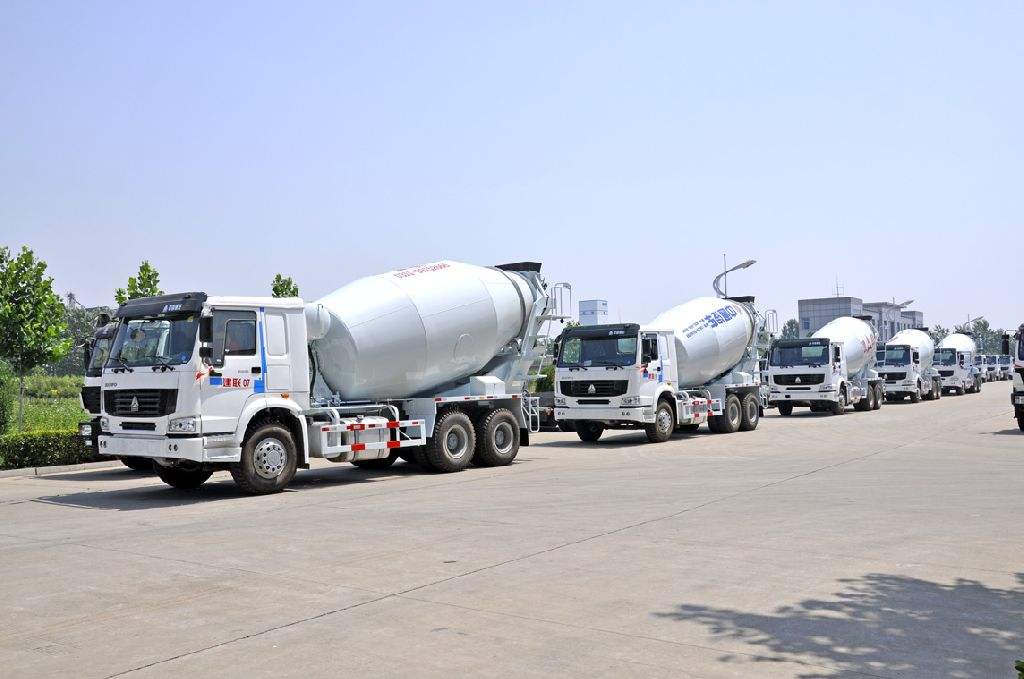mobile concrete mixer truck